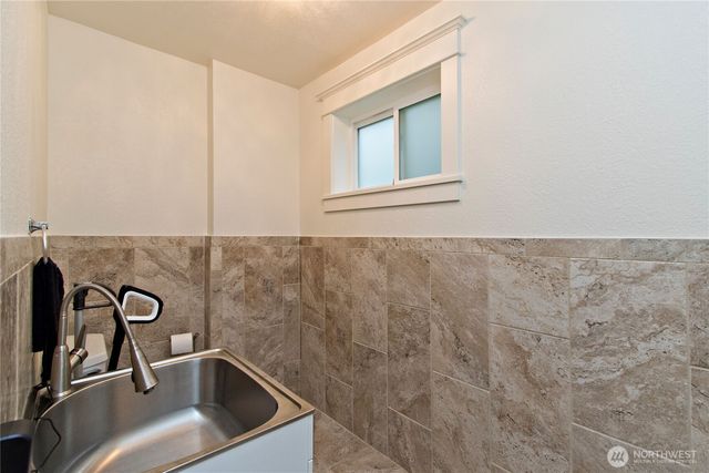 23031 76th Avenue SE, Woodinville, WA 98072