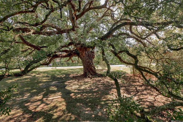 38327 Cornerview Rd, Gonzales, LA 70737