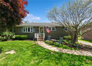 4130 Stratford Dr, Hempfield Twp, PA 15642