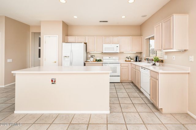 14618 W LAS BRIZAS Lane, Sun City West, AZ 85375