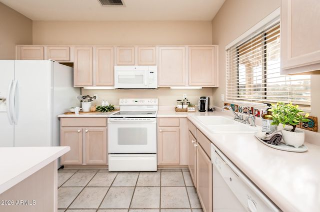 14618 W LAS BRIZAS Lane, Sun City West, AZ 85375