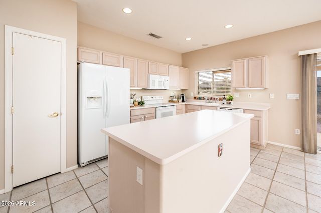 14618 W LAS BRIZAS Lane, Sun City West, AZ 85375