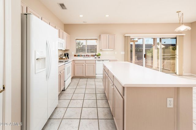 14618 W LAS BRIZAS Lane, Sun City West, AZ 85375
