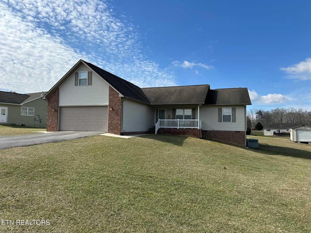 82 Summerwind Court, Crossville, TN 38571