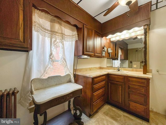 636 BROADWAY, Hanover, PA 17331