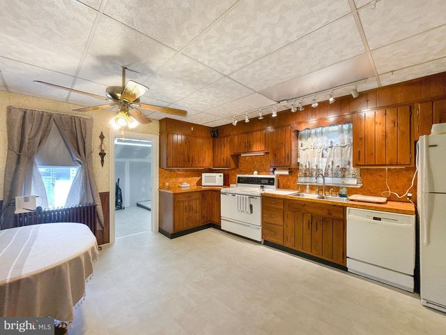 636 BROADWAY, Hanover, PA 17331
