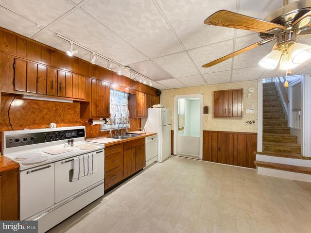 636 BROADWAY, Hanover, PA 17331