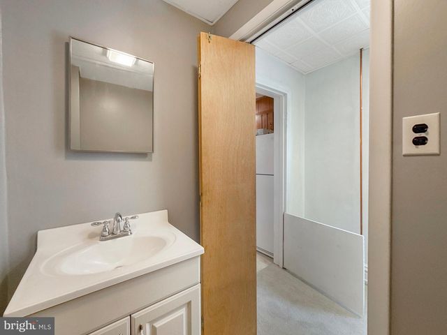 636 BROADWAY, Hanover, PA 17331