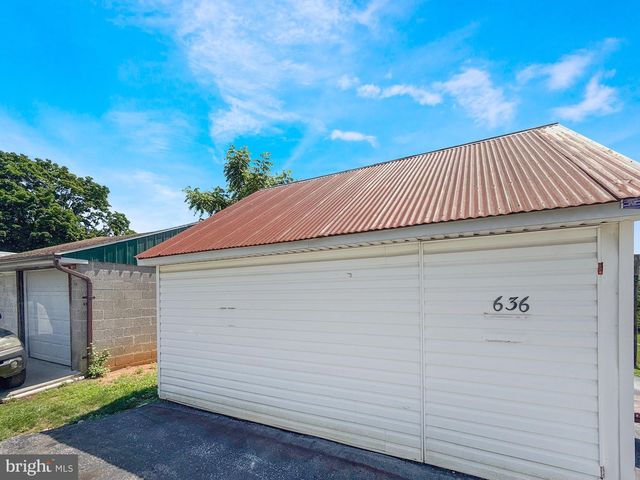 636 BROADWAY, Hanover, PA 17331