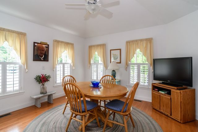 6 Hollyhock Knoll Ct 115, Bourne, MA 02532