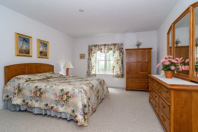 6 Hollyhock Knoll Ct 115, Bourne, MA 02532