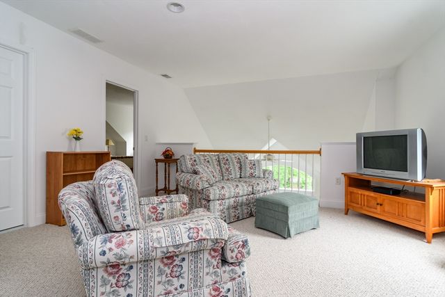 6 Hollyhock Knoll Ct 115, Bourne, MA 02532