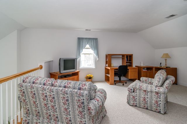 6 Hollyhock Knoll Ct 115, Bourne, MA 02532