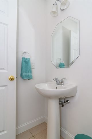 6 Hollyhock Knoll Ct 115, Bourne, MA 02532