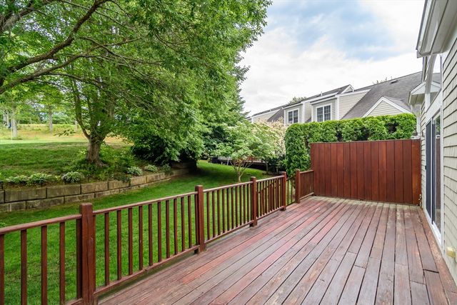 6 Hollyhock Knoll Ct 115, Bourne, MA 02532