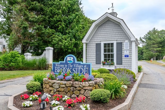 6 Hollyhock Knoll Ct 115, Bourne, MA 02532