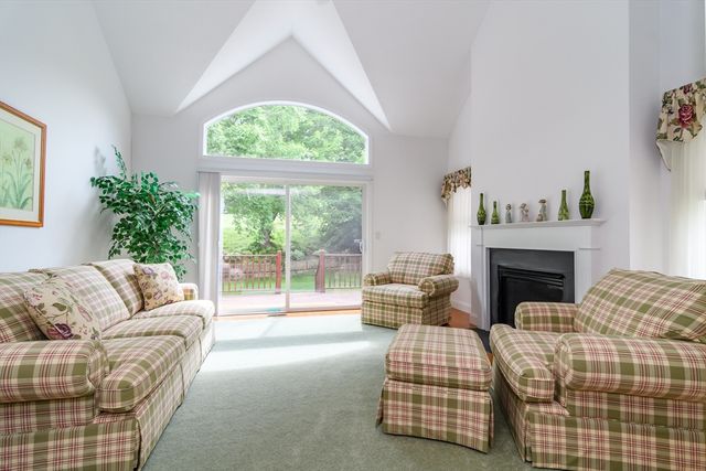 6 Hollyhock Knoll Ct 115, Bourne, MA 02532