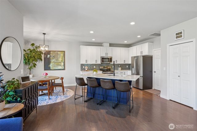 9058 Eagle Point Loop Road SW, Lakewood, WA 98498
