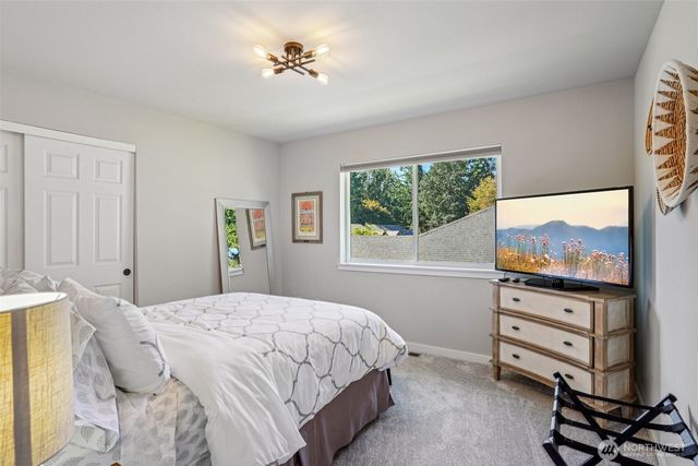 9058 Eagle Point Loop Road SW, Lakewood, WA 98498