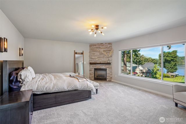 9058 Eagle Point Loop Road SW, Lakewood, WA 98498