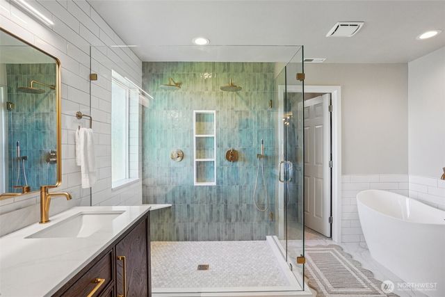 9058 Eagle Point Loop Road SW, Lakewood, WA 98498
