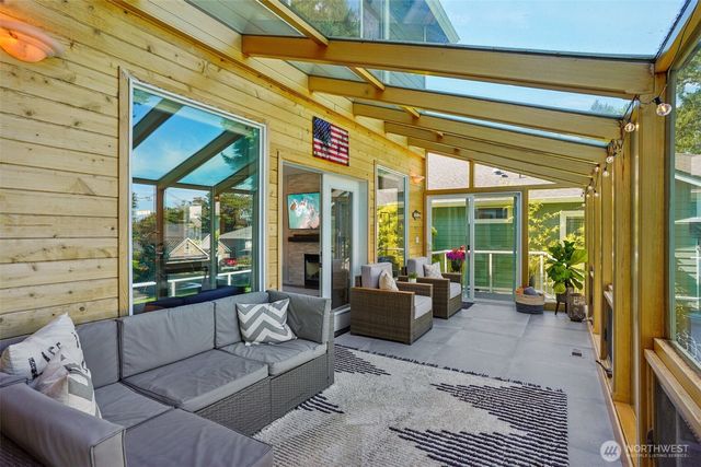 9058 Eagle Point Loop Road SW, Lakewood, WA 98498