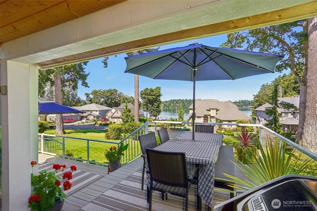 9058 Eagle Point Loop Road SW, Lakewood, WA 98498