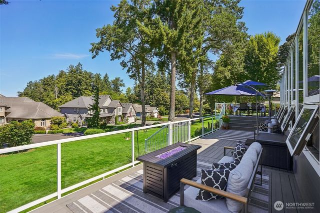 9058 Eagle Point Loop Road SW, Lakewood, WA 98498
