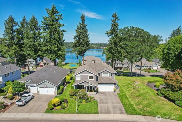 9058 Eagle Point Loop Road SW, Lakewood, WA 98498