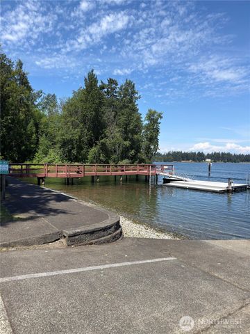 9058 Eagle Point Loop Road SW, Lakewood, WA 98498