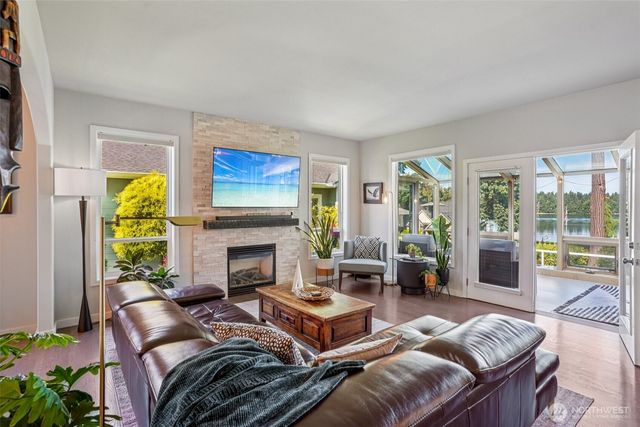 9058 Eagle Point Loop Road SW, Lakewood, WA 98498