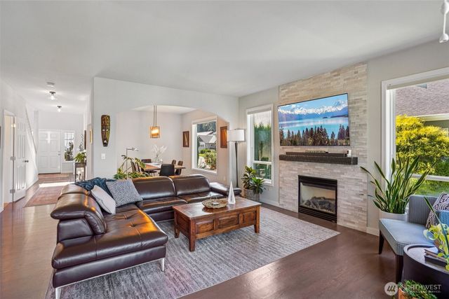 9058 Eagle Point Loop Road SW, Lakewood, WA 98498