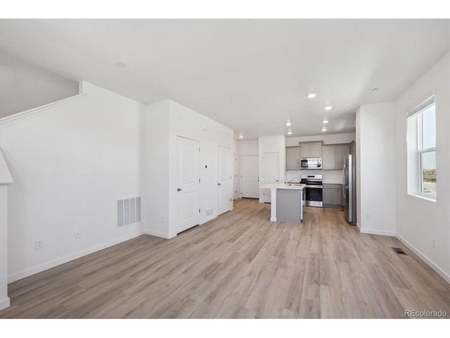 9880 Argonne St, Commerce City, CO 80022