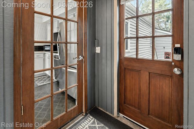 9590 Roundlake Boulevard, White Lake Charter Township, MI 48386