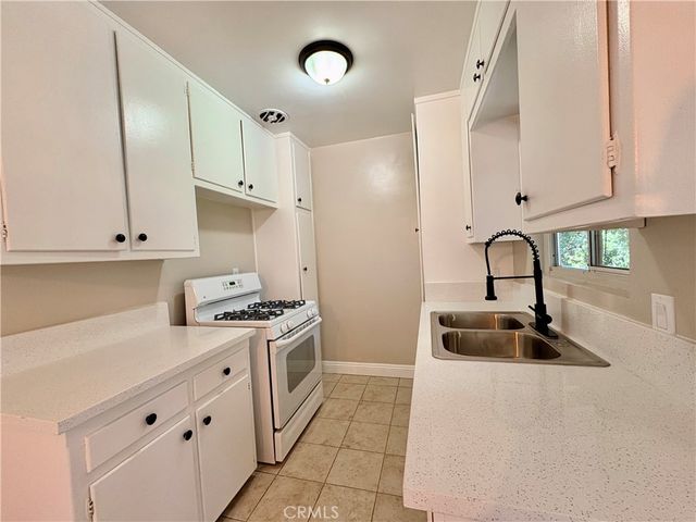 2147 F Street 2147, La Verne, CA 91750