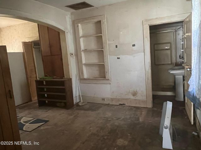 636 LAWTON Avenue, Jacksonville, FL 32208