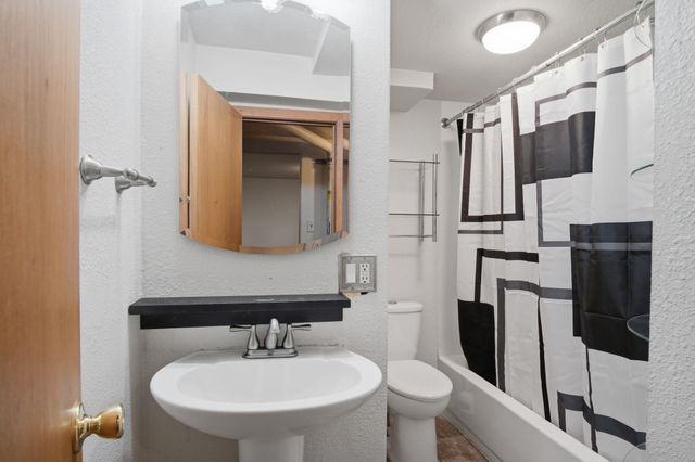 1110 W QUEEN Ave, Spokane, WA 99205