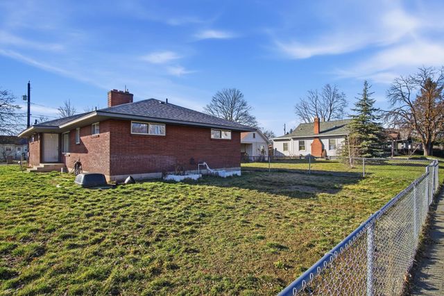 1110 W QUEEN Ave, Spokane, WA 99205