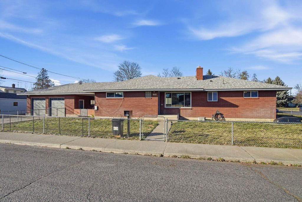1110 W QUEEN Ave, Spokane, WA 99205