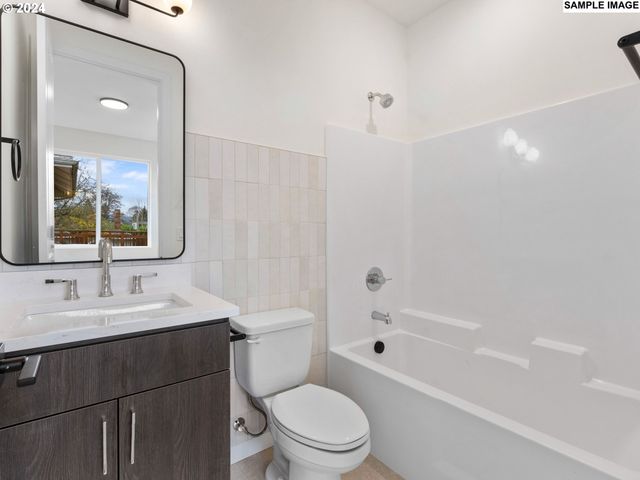 2232 Se ANKENY St 2, Portland, OR 97214