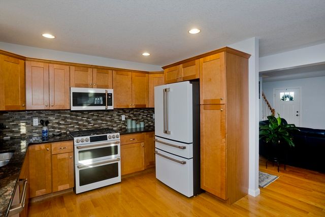 23 Daisy Lane, Ludlow, MA 01056