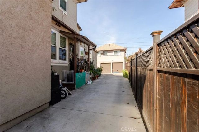 1415 Arapahoe Street, Los Angeles, CA 90006