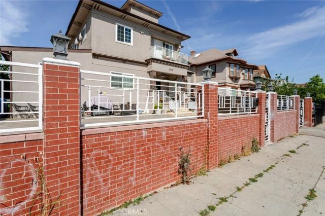 1415 Arapahoe Street, Los Angeles, CA 90006