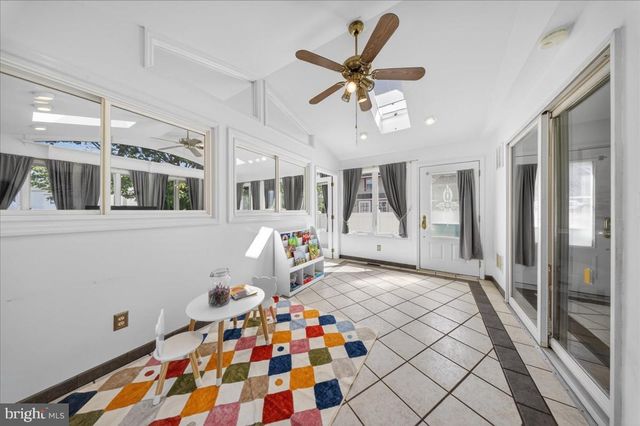 2318 SMITHS LN, Wilmington, DE 19810