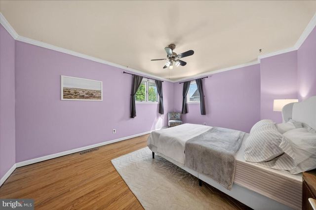 2318 SMITHS LN, Wilmington, DE 19810