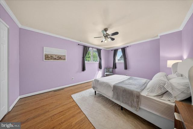 2318 SMITHS LN, Wilmington, DE 19810