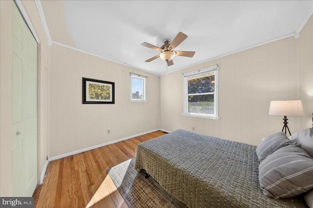 2318 SMITHS LN, Wilmington, DE 19810