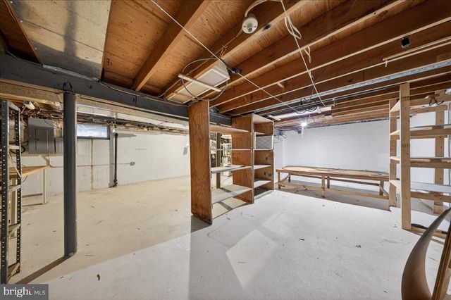 2318 SMITHS LN, Wilmington, DE 19810