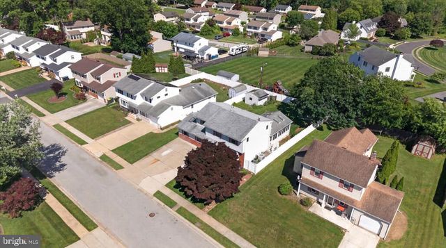 2318 SMITHS LN, Wilmington, DE 19810