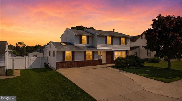 2318 SMITHS LN, Wilmington, DE 19810